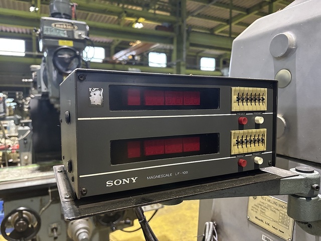 HITACHI SEIKO 2MW-V Vertical Milling Machine Image 4