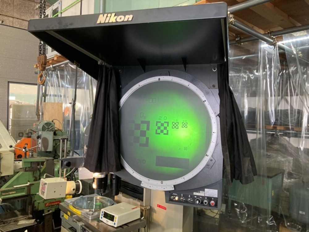 Nikon V-24B Projector