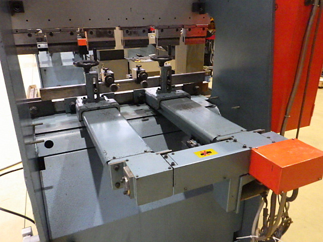 AMADA RG-25 Press Brake/Bender Image 6