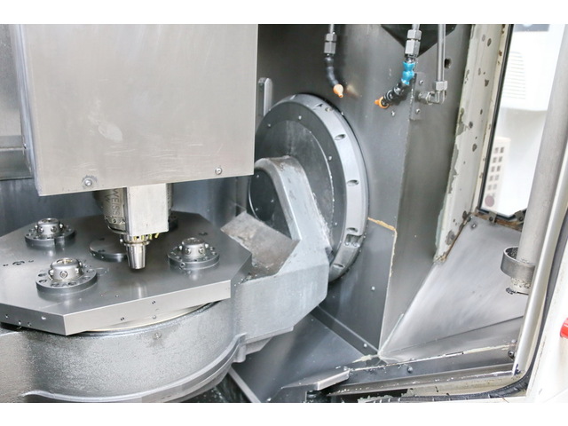 HERMLE C 30 UP Dynamic 5Axis Machining Center Image 6