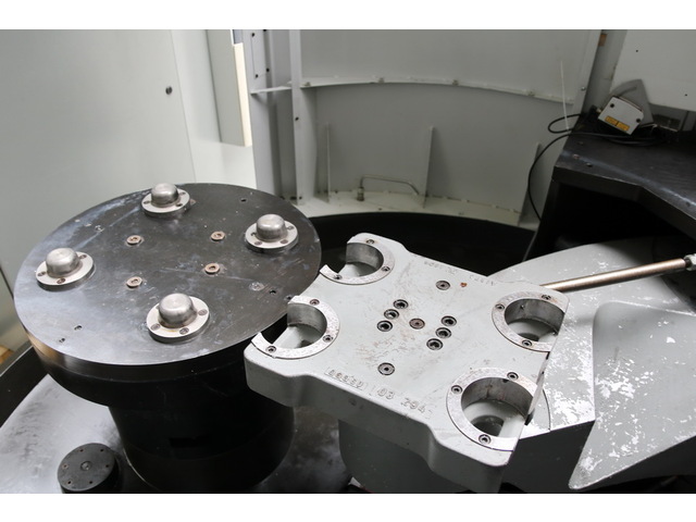 HERMLE C 30 UP Dynamic 5Axis Machining Center Image 8