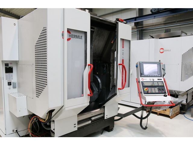 HERMLE C 30 U Dynamic 5Axis Machining Center Image 2