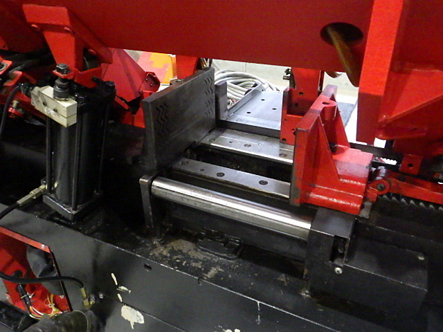 AMADA H-250SAⅡ Band Saw Image 4