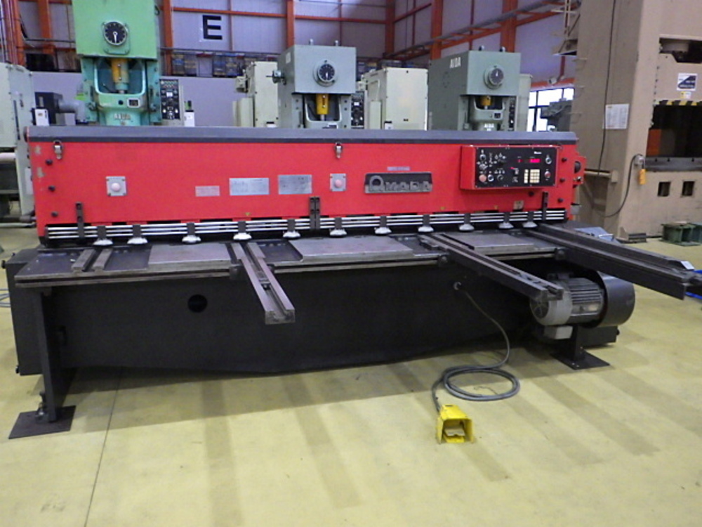 AMADA M2545 Shearing Machine
