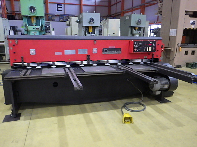AMADA M2545 Shearing Machine Image 1