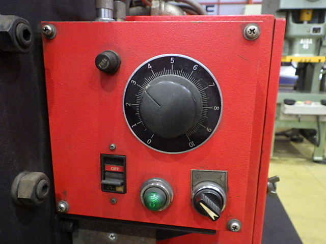 AMADA M2545 Shearing Machine Image 7