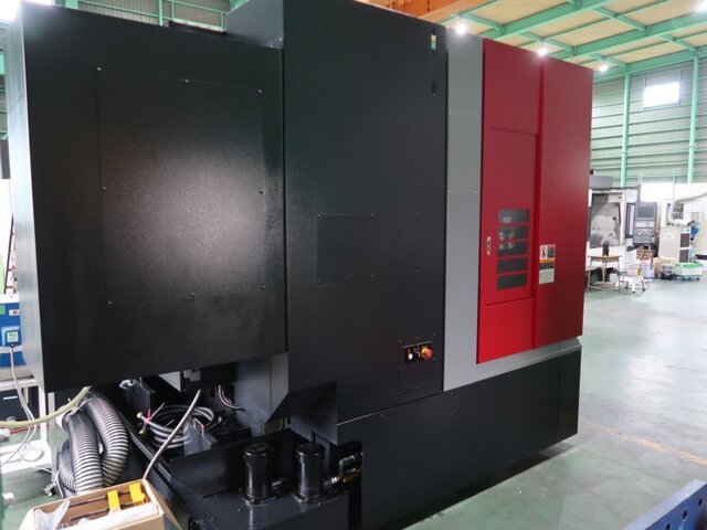 OKK VP400 Vertical Machining Center Image 4