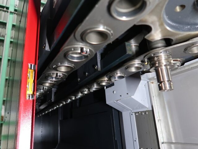 OKK VP400 Vertical Machining Center Image 5