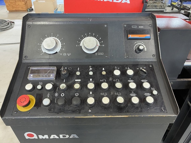 AMADA HK650 Band Saw Image 5