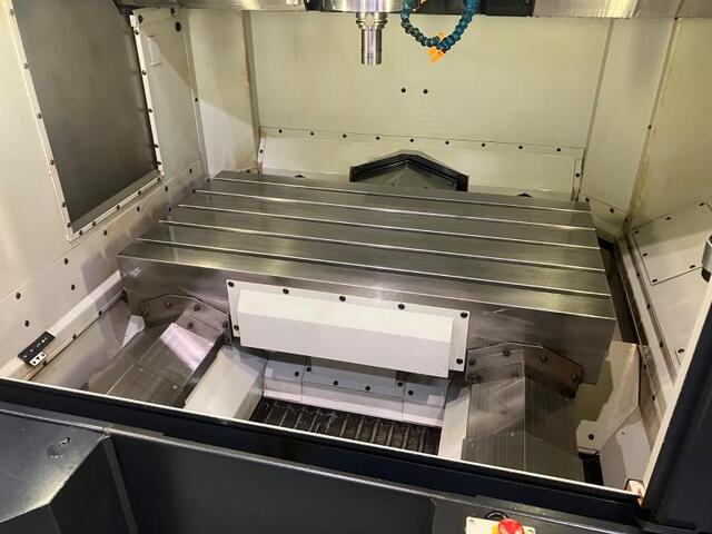 MAKINO V56 Vertical Machining Center Image 4
