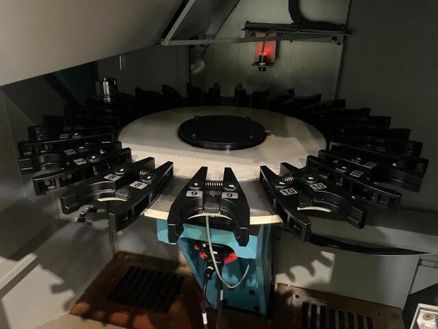 MAKINO V56 Vertical Machining Center Image 6