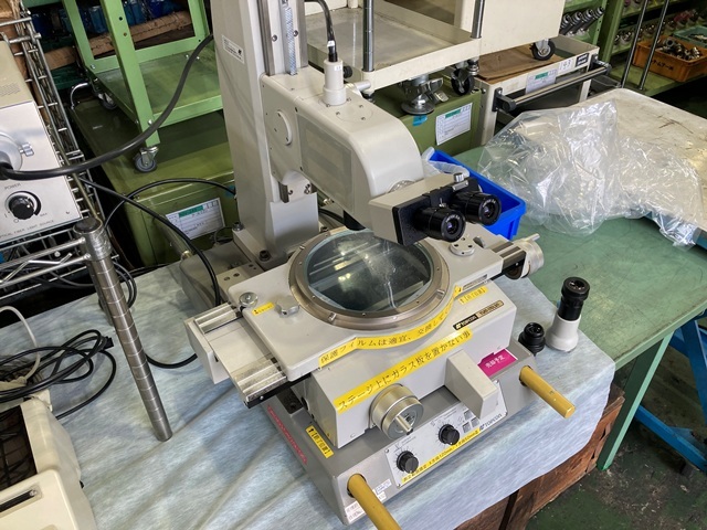 TOPCON TUM-170Lsn Microscope Image 4