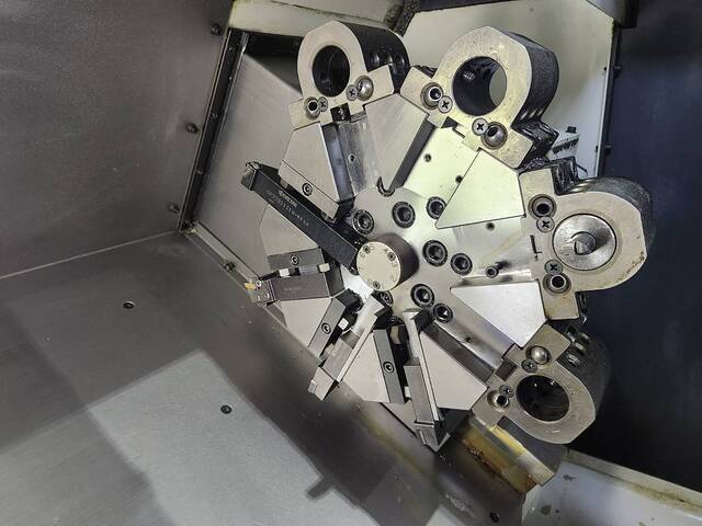 滝沢 TC-200 L3 NC Lathe Image 8