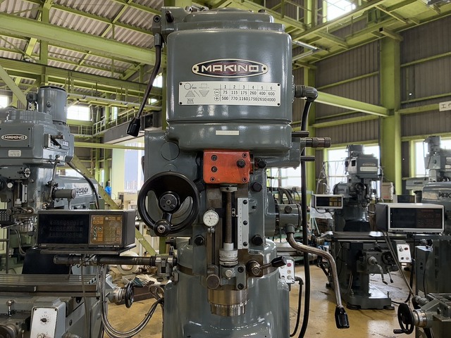 MAKINO KSAP-55 Vertical Milling Machine Image 2