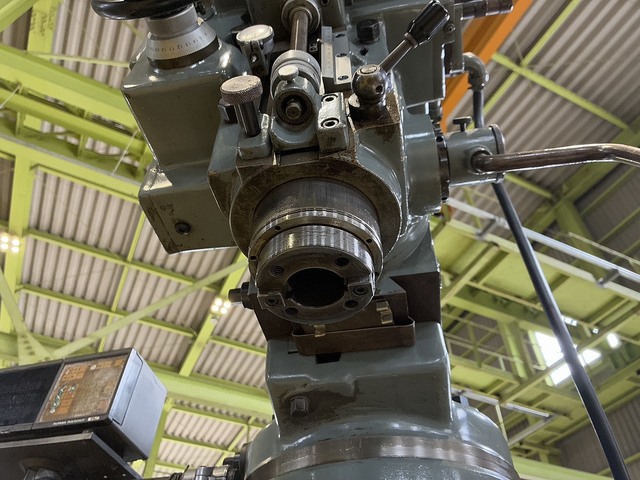 MAKINO KSAP-55 Vertical Milling Machine Image 5