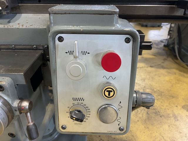 MAKINO KSAP-55 Vertical Milling Machine Image 8