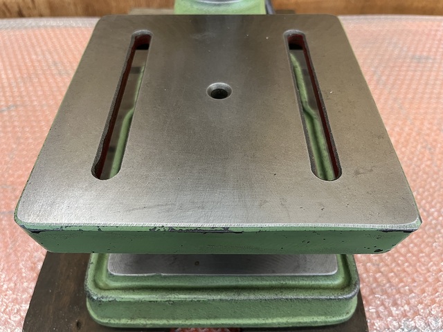 KIRA KRT-10 Desktop Drilling Machine Image 4