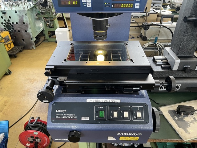 Mitutoyo PJ-H3000F(303-984-5) Projector Image 4