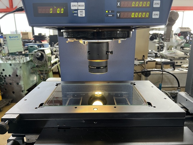 Mitutoyo PJ-H3000F(303-984-5) Projector Image 5