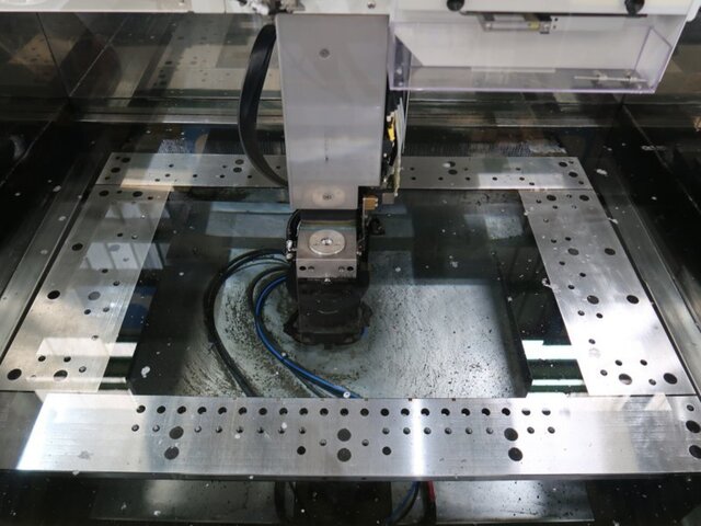 ファナック ROBOCUT α-C600iC 放電加工機（ワイヤー） の画像 4枚目