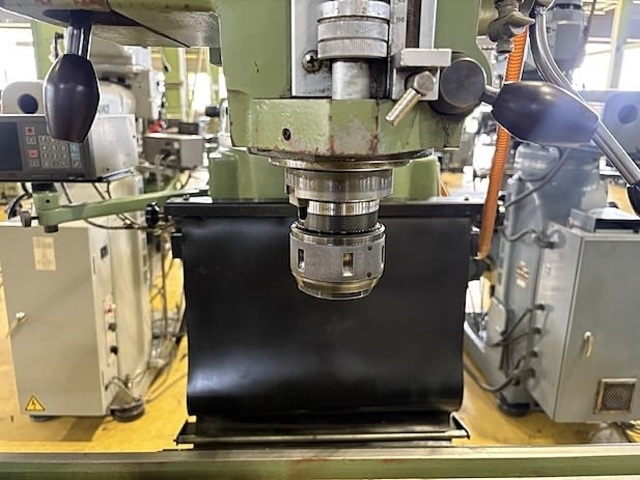 大隈豊和 STM-2R Vertical Milling Machine Image 6