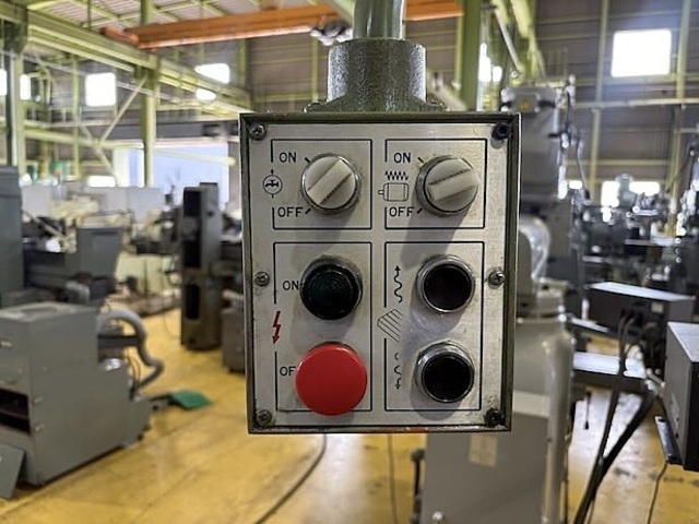 大隈豊和 STM-2R Vertical Milling Machine Image 9