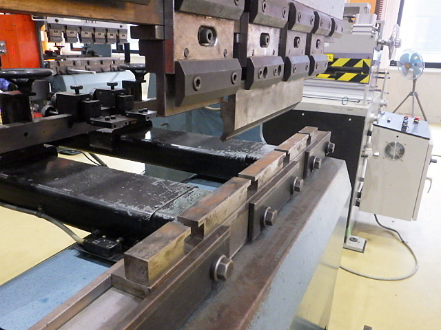AMADA RG-35S Press Brake/Bender Image 4