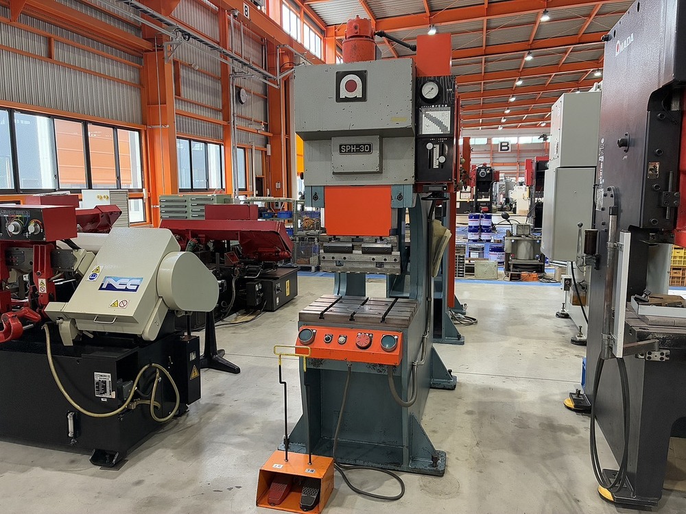 AMADA SPH-30C Press Brake/Bender