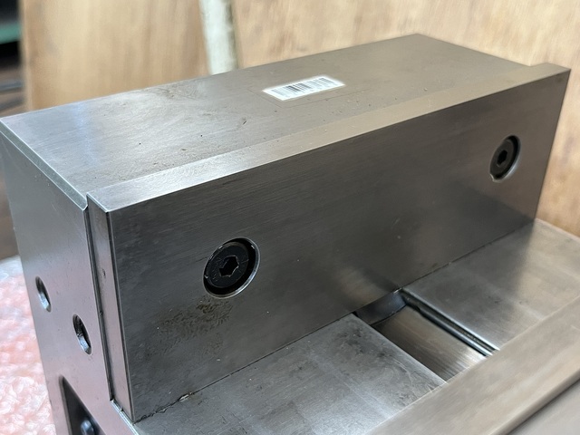NABEYA LTCV200 Vice Image 3
