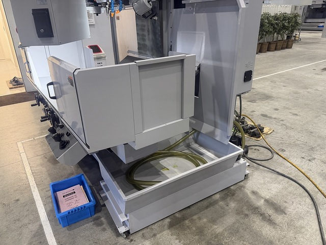 YAMASAKI GIKEN YZ-402SGATC Vertical Machining Center Image 11