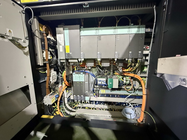 DMG MORI-SEIKI DMU 65 FD monoBLOCK 5Axis Machining Center Image 23