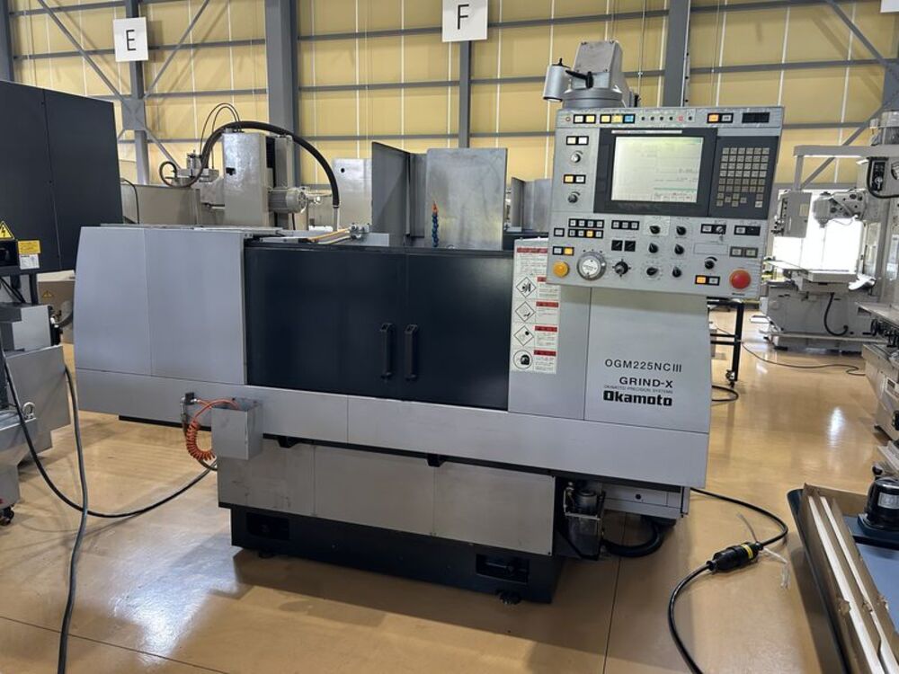 Okamoto Machine Tool Works  OGM225NCIII (2014年) NC Cylindrical Grinder