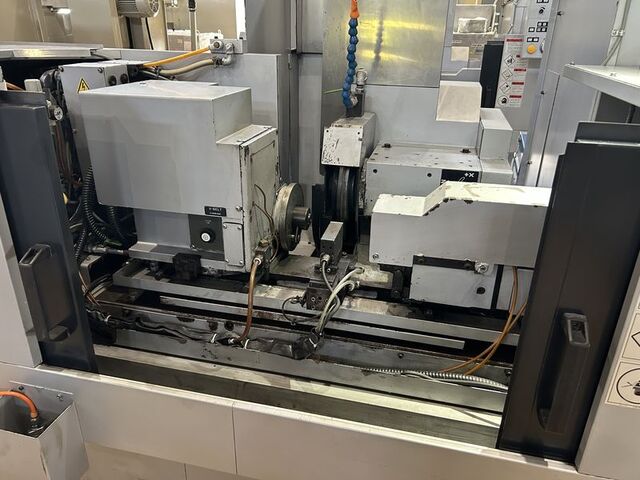 Okamoto Machine Tool Works  OGM225NCIII (2014年) NC Cylindrical Grinder Image 2
