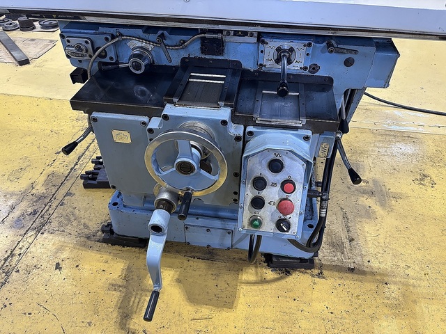 OKK MH-3V Vertical Milling Machine Image 7