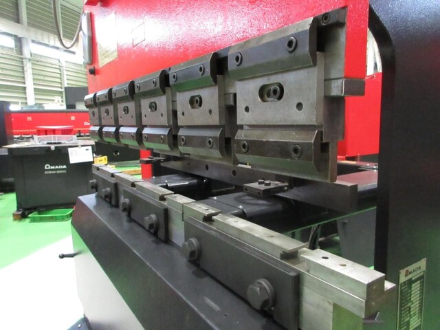AMADA RG-35S Press Brake/Bender Image 5