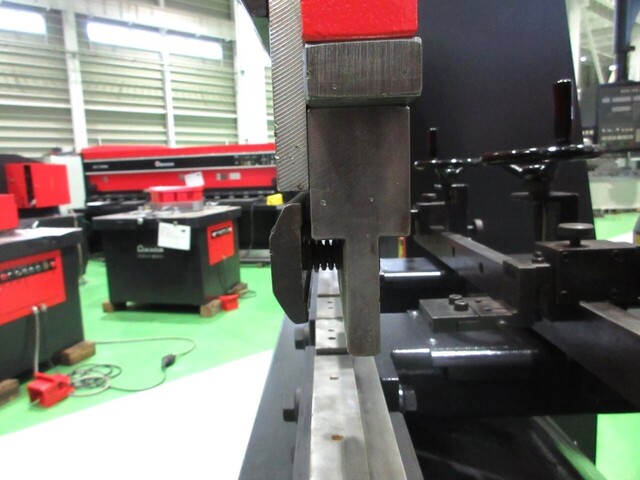 AMADA RG-35S Press Brake/Bender Image 6