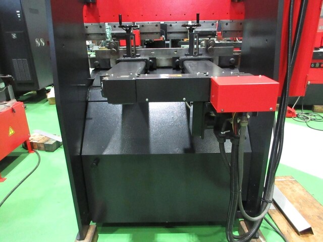 AMADA RG-35S Press Brake/Bender Image 8