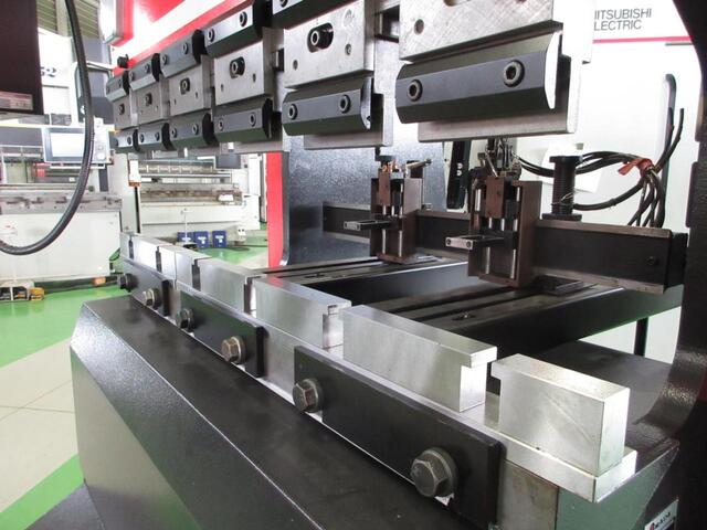 AMADA RG-50S Press Brake/Bender Image 6