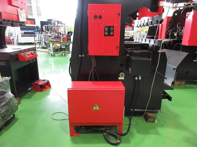 AMADA RG-50S Press Brake/Bender Image 8