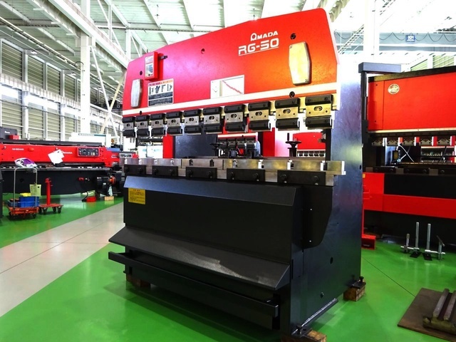 AMADA RG-50 Press Brake/Bender Image 2