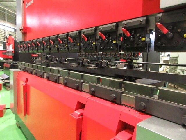 AMADA RGM2-1003 Press Brake/Bender Image 3
