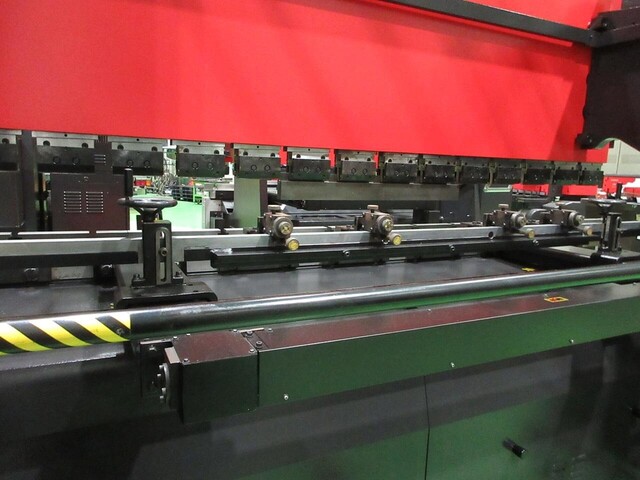 AMADA RGM2-1003 Press Brake/Bender Image 7