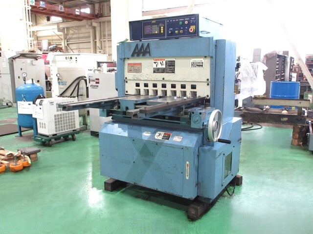 AIZAWA TEKKOSHO SCS-607B Shearing Machine Image 2