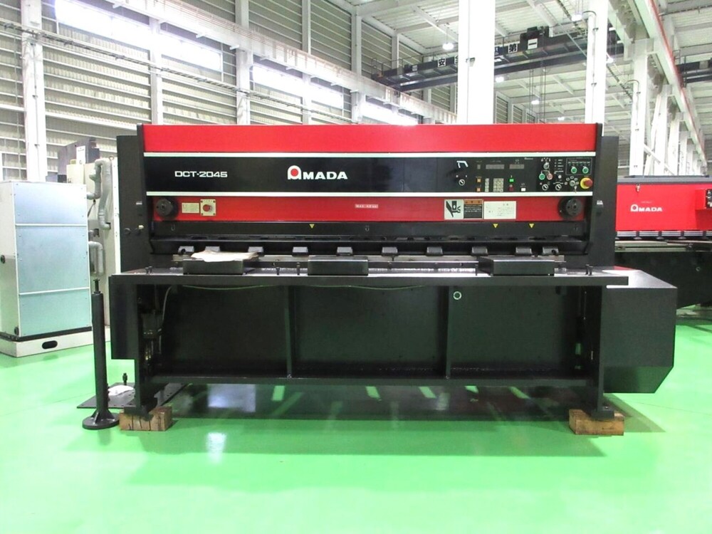 AMADA DCT-2045 Shearing Machine