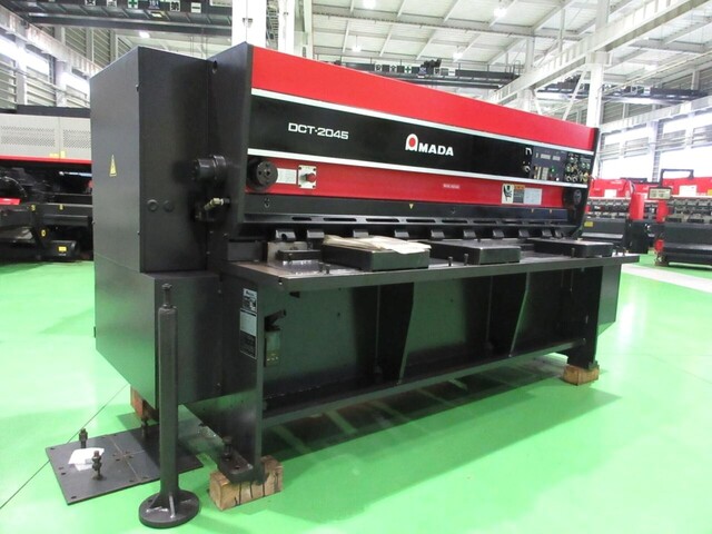 AMADA DCT-2045 Shearing Machine Image 3