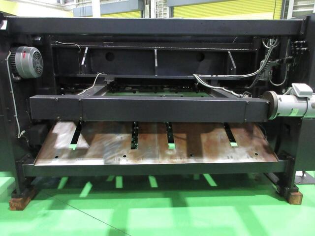 AMADA DCT-2045 Shearing Machine Image 7