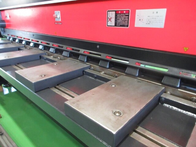 AMADA DCT-3065 Shearing Machine Image 4