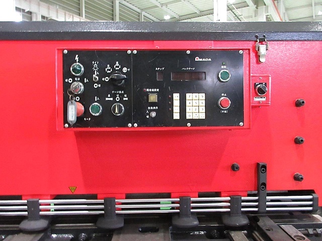 AMADA M-3045 Shearing Machine Image 3