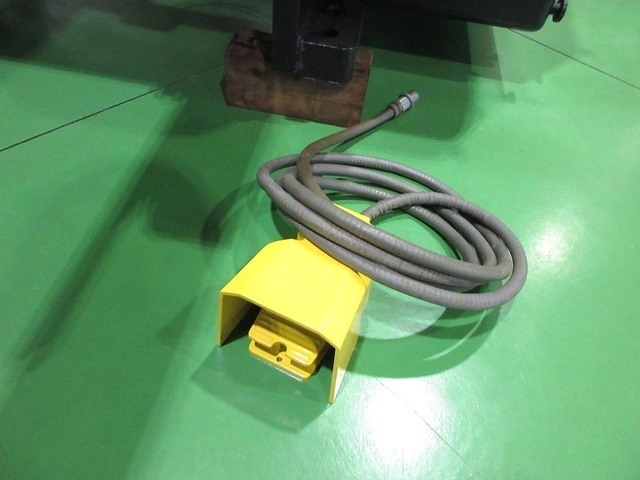AMADA M-3045 Shearing Machine Image 6