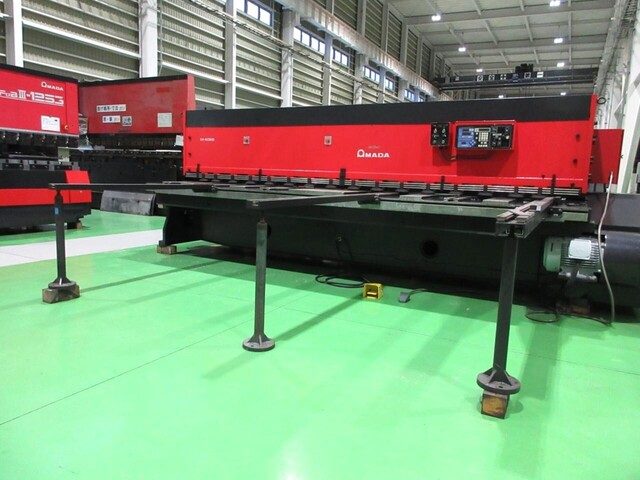 AMADA M-4065 Shearing Machine Image 3